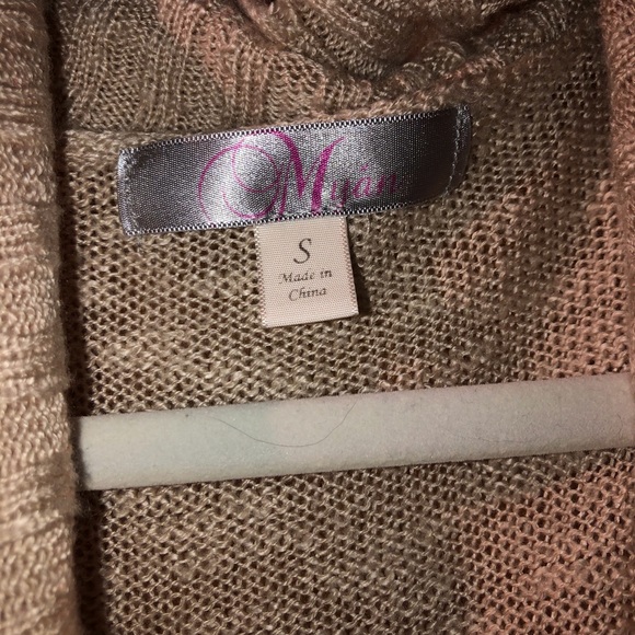 Colorful sweater from Francesca’s - Picture 2 of 3